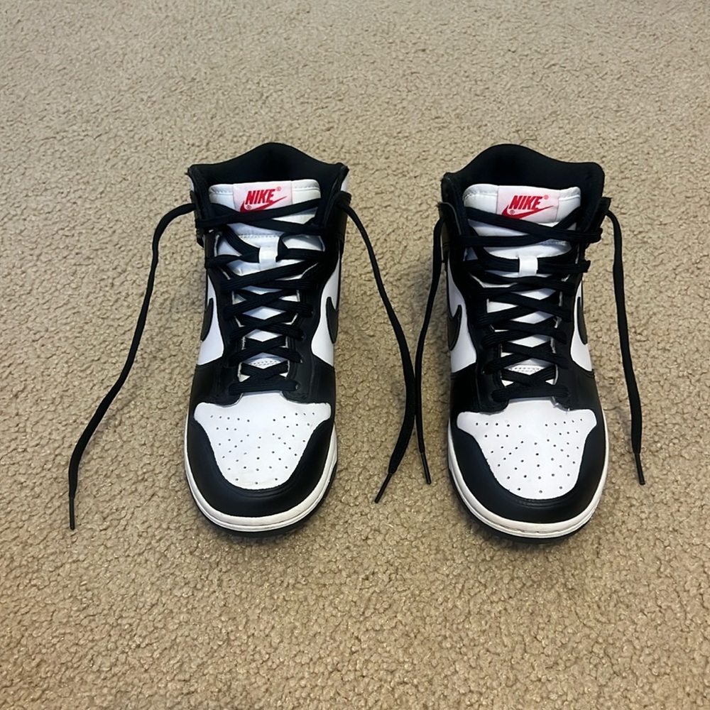Nike dunks, red Nike flap